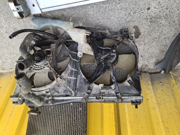 honda-civic-vtec-2-cikma-orjinal-motor-su-fani-ve-klima-fani-orjinal-cikma